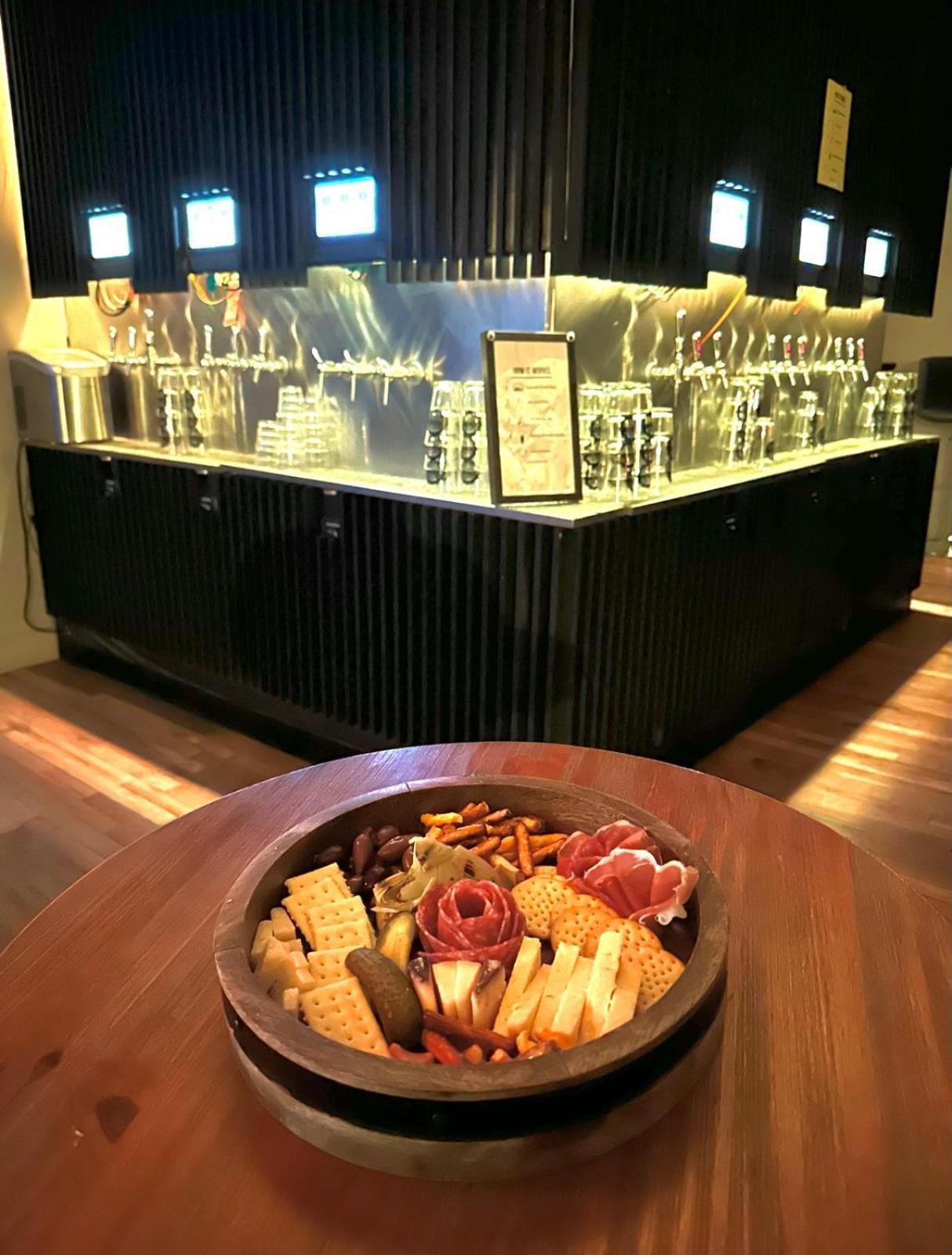 The Well Hotel & Taproom Trinidad Buitenkant foto